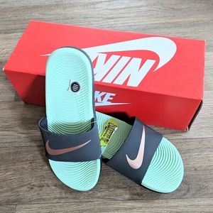 NIB Nike Youth Kawa Slide Sandals Size 1Y